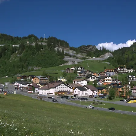 Apres Post ホテル 4*