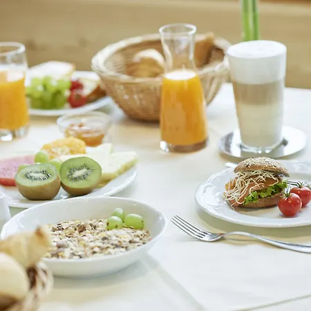 Apres Post ホテル シュトゥーベン・アム・アールベルク