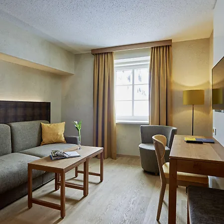 Apres Post ホテル 4*